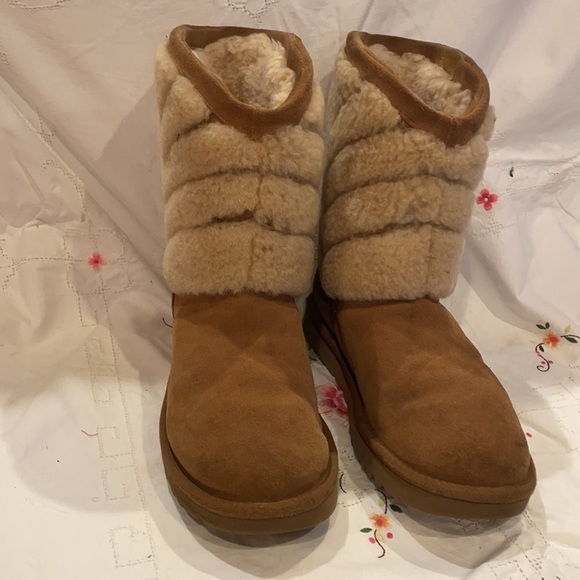 ☁️UGG☁️ Tania Boots. Size 8. Used Like New - Picture 3 of 8